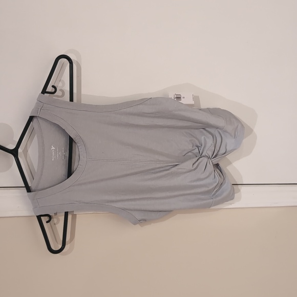 Old Navy Activewear tank top - Picture 3 of 4